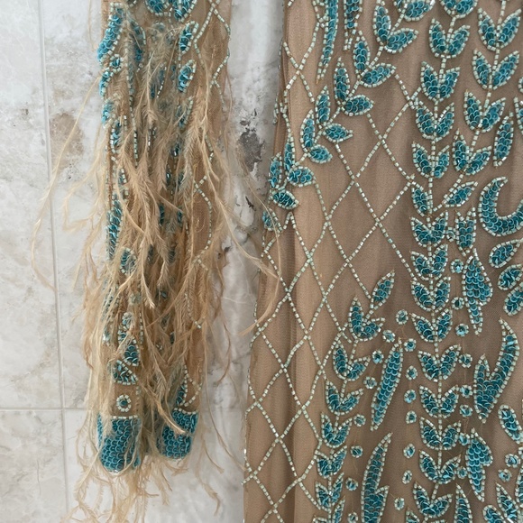 LARA {6} Dress Nude Teal Beaded Cocktail Dress Long-Sleeved - Picture 5 of 16